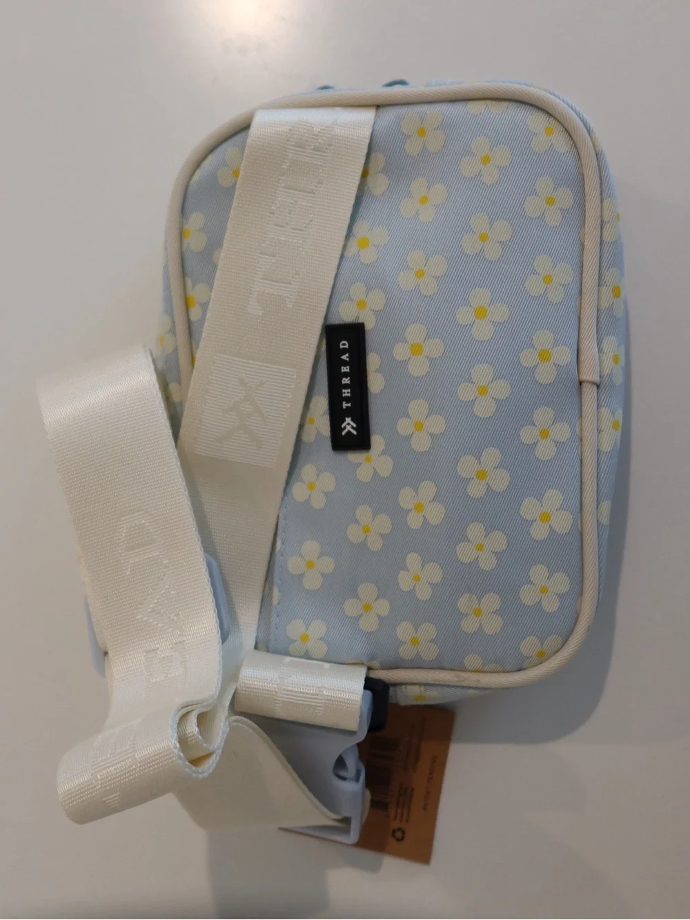Thread Wallet Luna Daisy Belt Bag NWT - Picture 2 of 3